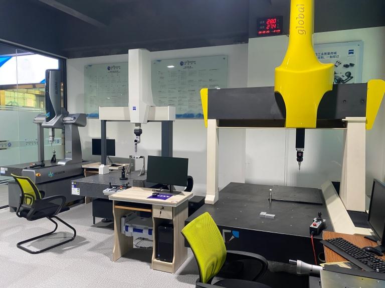 黄冈铝型材加工:数控中心如何提升效率? 7 图片